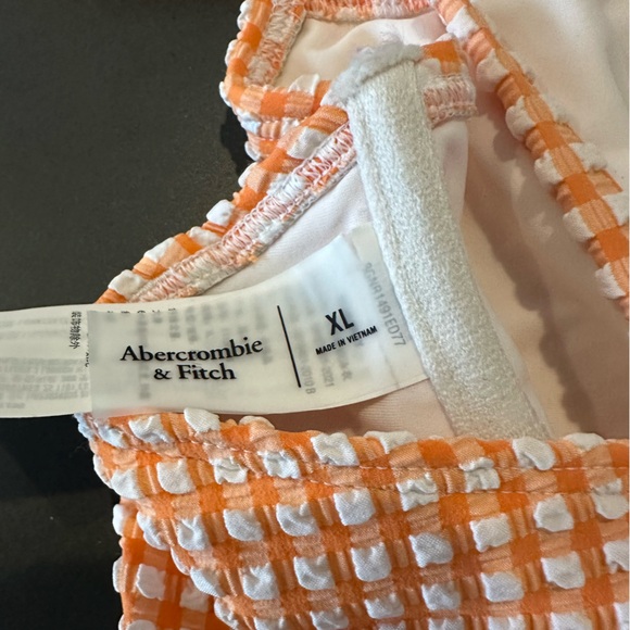 Abercrombie Fitch orange bikini - Picture 4 of 6